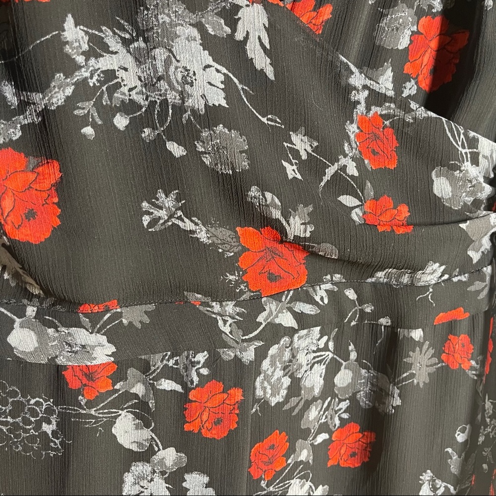 ๐ NWT Ali & Jay
Only Wish Floral Jumpsuit Size Lg - Picture 9 of 16